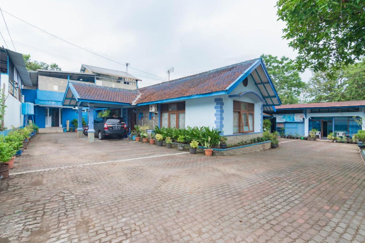 Reddoorz Syariah At Jl Pangeran Hidayatullah Cianjur Hotel Exterior photo