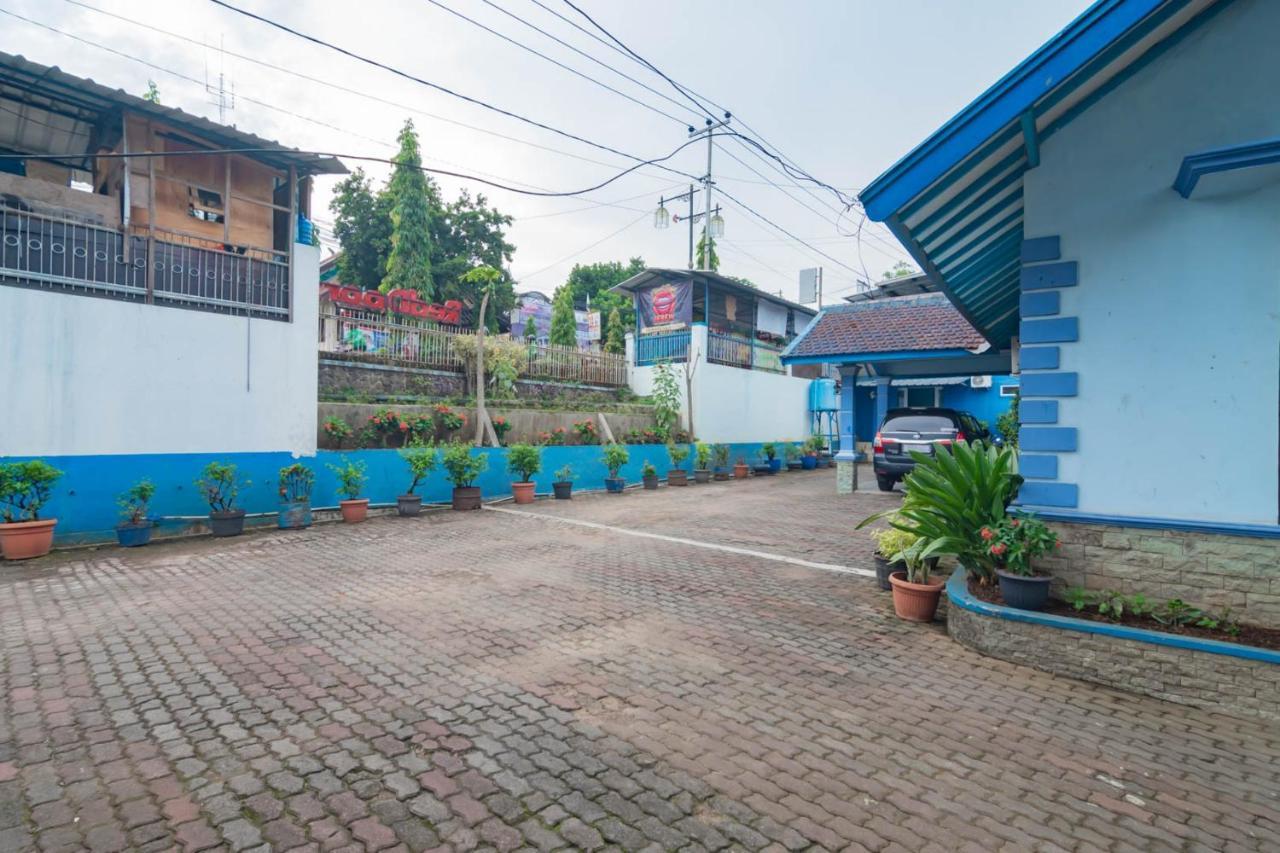 Reddoorz Syariah At Jl Pangeran Hidayatullah Cianjur Hotel Exterior photo